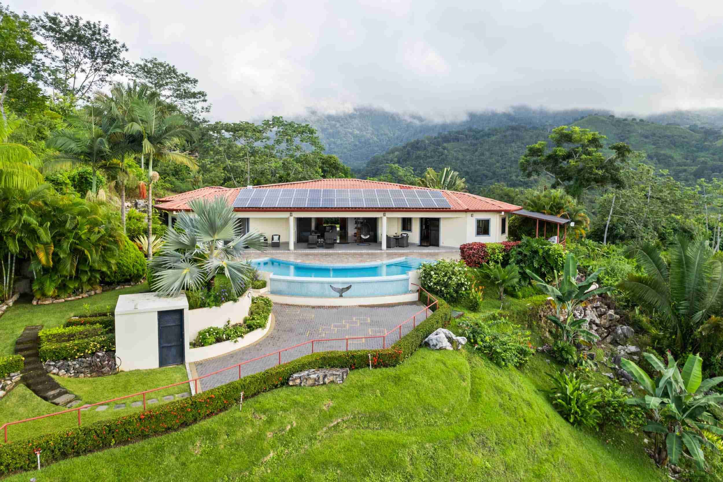 RE/MAX real estate, Costa Rica, Chontales, Luxurious Home with Great Outdoor Living Space and Incredible Panoramic Valley & Ocean Views in Chontales near Ojochal Costa Rica